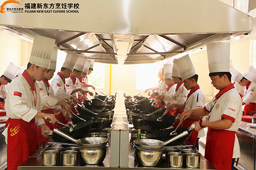 ѧ��ʦΪʲôҪ�������¶������ѧУ���𰸾�����