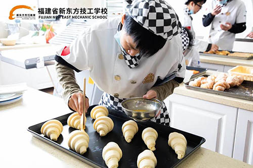 �����¶�����������13�൤��ϵ�н׶ο��ˣ����ʳ�¯��ζ�ֵ�