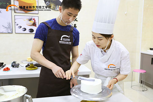 ����ʡ�¶�������ѧУ����ĩ��ѧ�Ρ��˳����չ