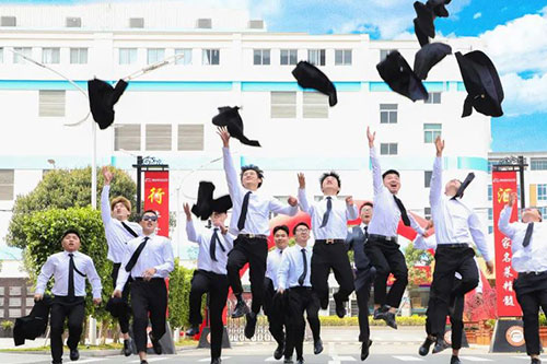 ��ѧֻ���ո�һ��·�𣿲�����ְУ����ѧ����ҵ������