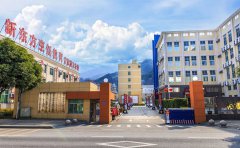 �����п��ɼ��ѳ������ѡ��һ�����׵�ѧУ��