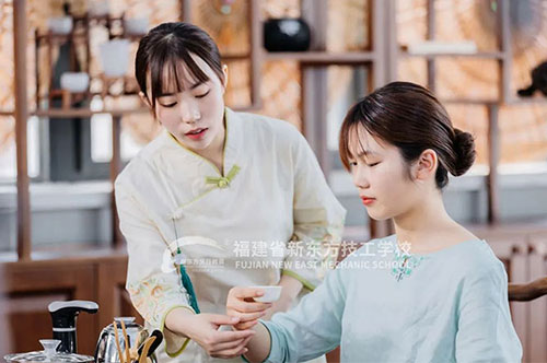 ѡ��ְУ��ѧ����ҵ������,ְӮδ��