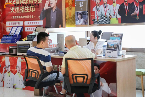 ��תѧ������ѧ����ôѡѧУ�������ص�����