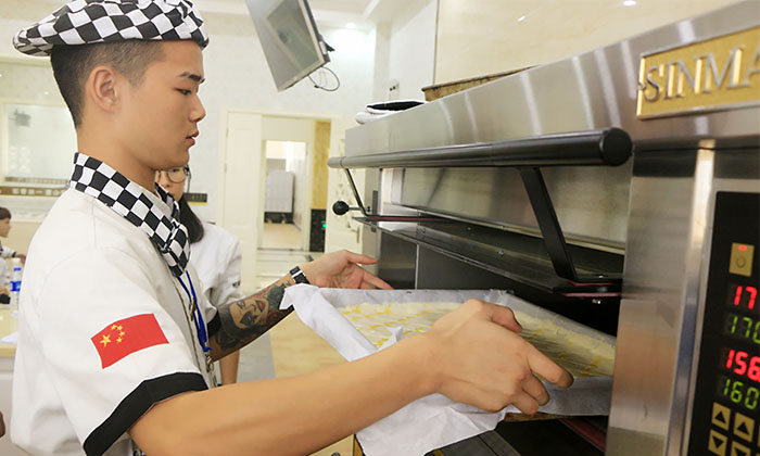 �����¶�������ѧУ