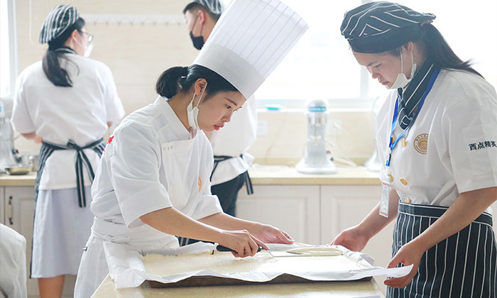 �����¶���������ѵ