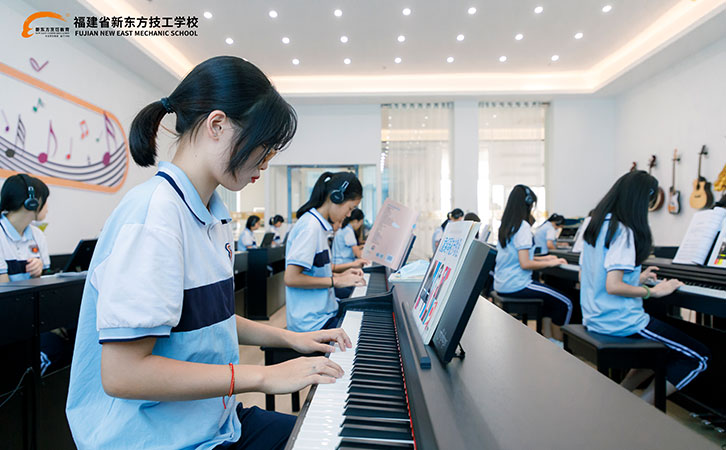 ���������У