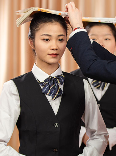 �¶������ѧУ