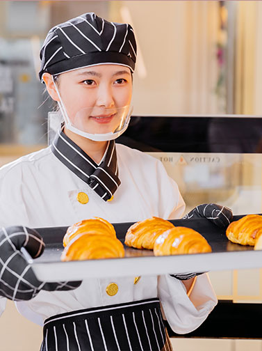 �¶������ѧУ