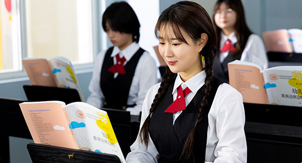 �׶�����רҵ